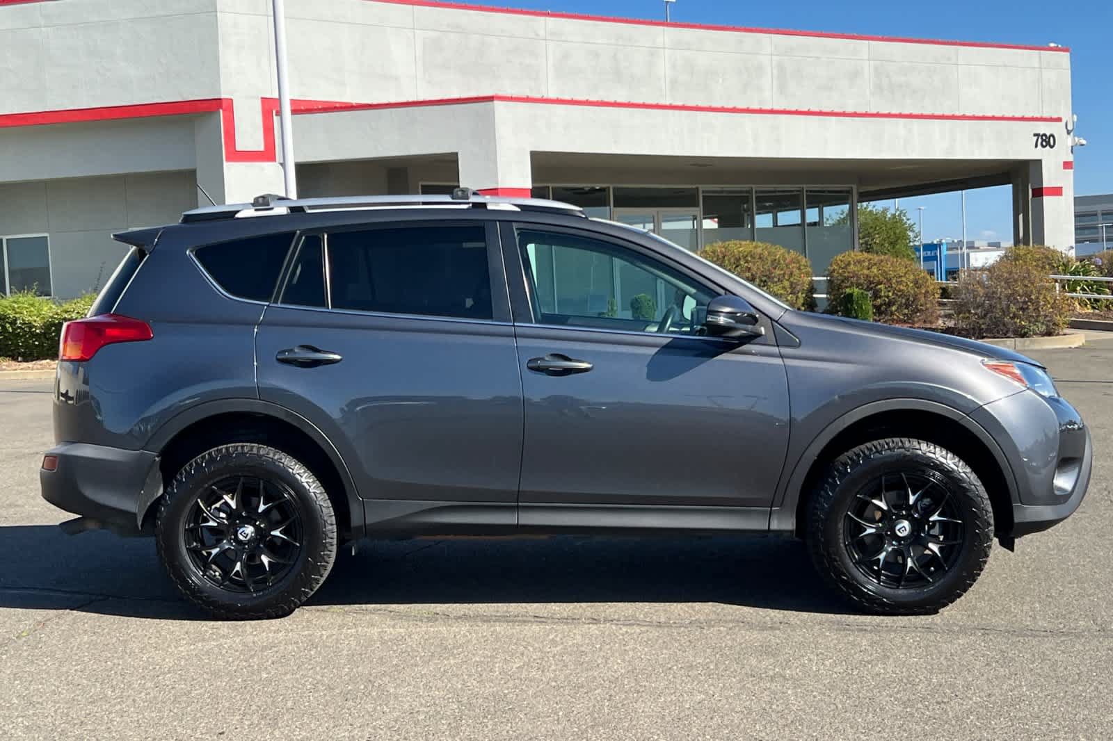 Used 2014 Toyota RAV4 XLE AWD/4WD image 6