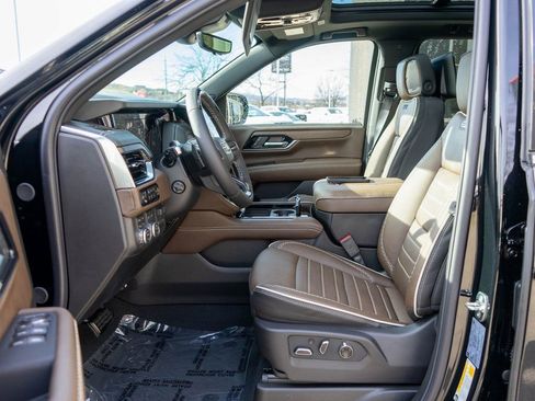New 2026 GMC Yukon XL Denali Ultimate AWD/4WD image 11