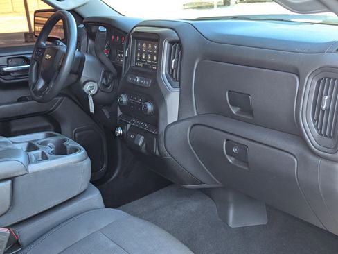 Used 2020 Chevrolet Silverado 1500 Custom w/ Custom Value Package image 28