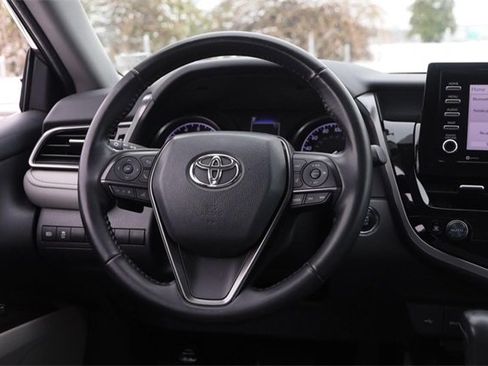 Used 2022 Toyota Camry SE image 23