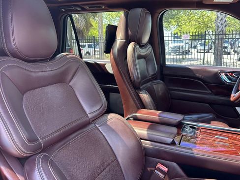 Used 2018 Lincoln Navigator Black Label w/ Cargo Package AWD/4WD image 11