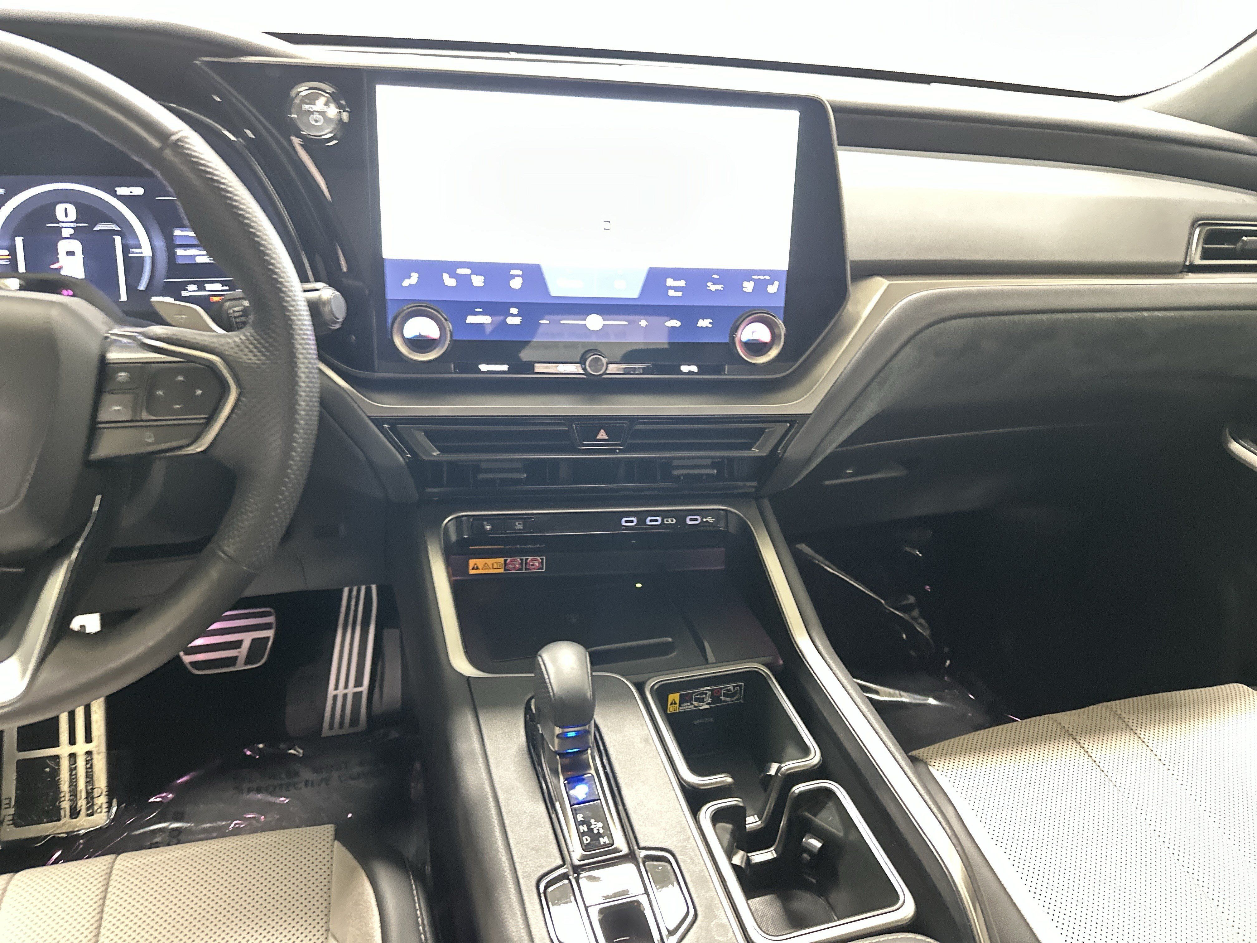 Certified 2024 Lexus TX 500h AWD w/ Technology Package image 32