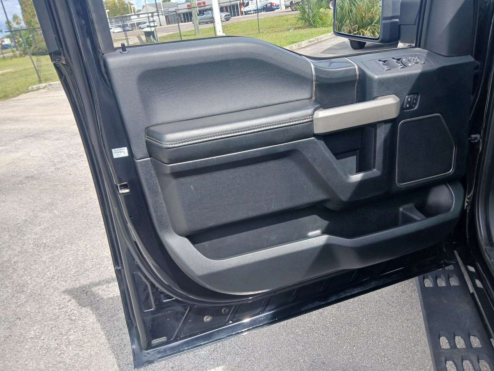 Used 2019 Ford F150 Raptor w/ Equipment Group 802A Luxury AWD/4WD image 10