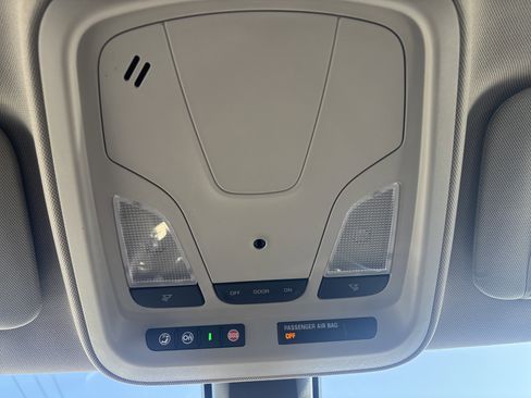 Used 2015 Chevrolet Impala LT image 25