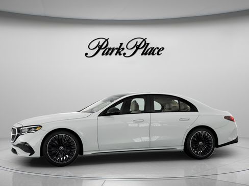 Used 2026 Mercedes-Benz E 350 Sedan image 4