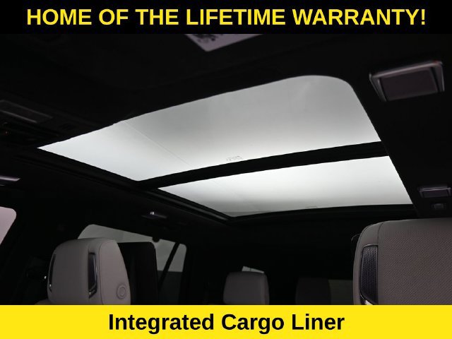Used 2025 Cadillac Escalade Sport Platinum w/ LPO, Floor Liner Package AWD/4WD image 42