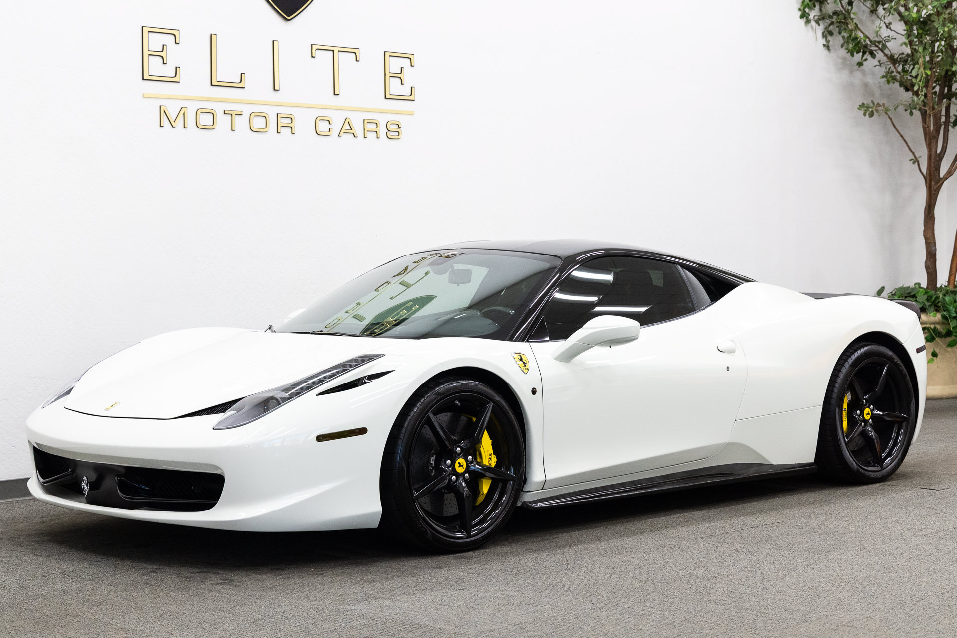 Used 2011 Ferrari 458 Italia Coupe RWD image 1