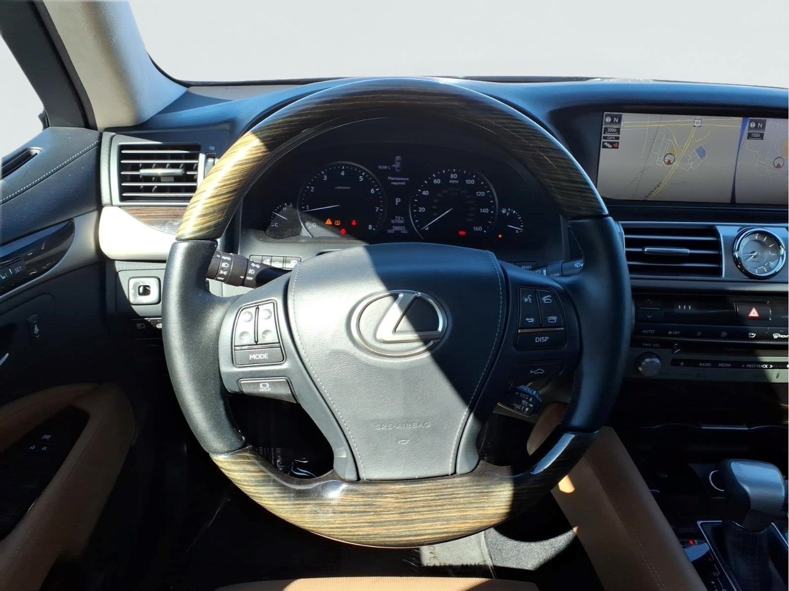 Used 2017 Lexus LS 460 w/ Ultra Luxury Package RWD image 9