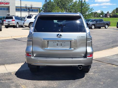 Used 2023 Lexus GX 460 Premium image 5