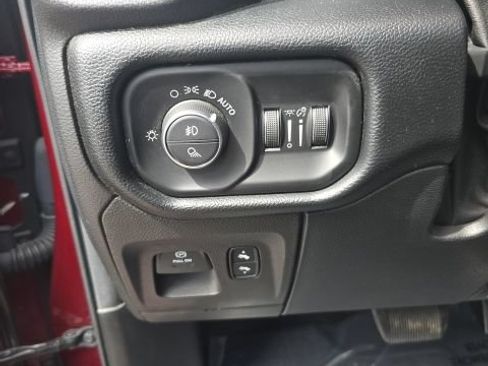 Used 2019 RAM 1500 Big Horn RWD image 14