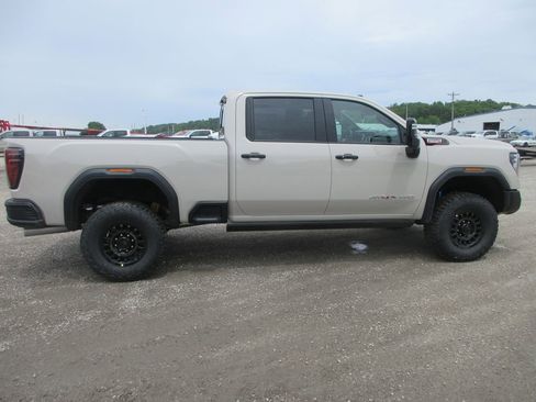 New 2026 GMC Sierra 2500 AT4X w/ AT4X AEV Edition AWD/4WD image 3