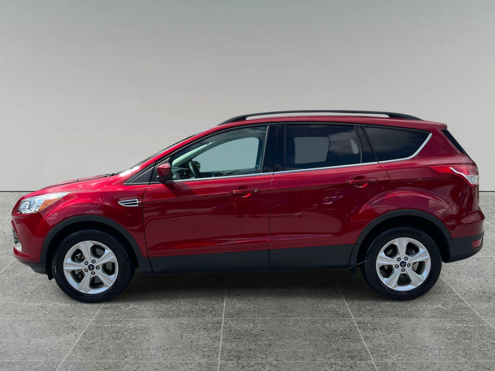 Used 2016 Ford Escape SE w/ Equipment Group 201A AWD/4WD image 2
