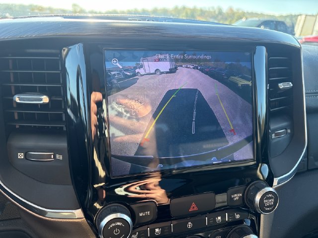 Used 2019 RAM 1500 Laramie AWD/4WD image 17