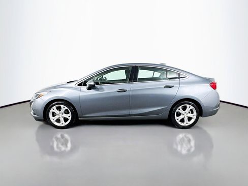 Used 2018 Chevrolet Cruze Premier image 2