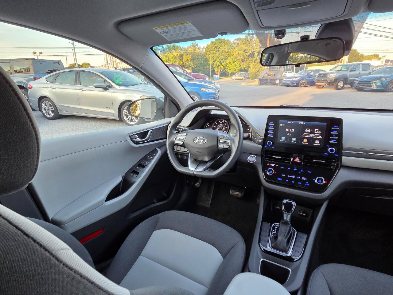 Used 2020 Hyundai Ioniq Blue FWD image 22