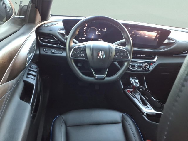 Used 2024 Buick Envista Sport Touring w/ Convenience I Package FWD image 4