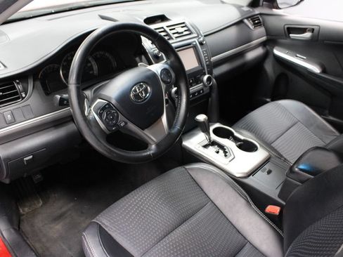 Used 2012 Toyota Camry SE FWD image 19