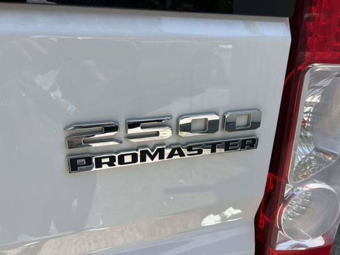 Used 2023 RAM ProMaster 2500 FWD image 9