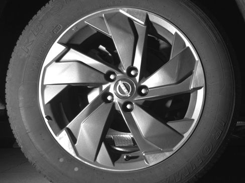 Used 2025 Nissan Rogue SV FWD image 15