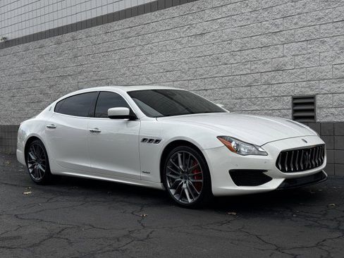 Used 2017 Maserati Quattroporte GTS GranSport image 4