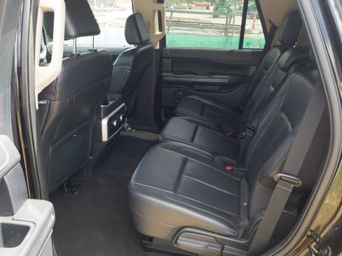 Used 2024 Ford Expedition XLT AWD/4WD image 15