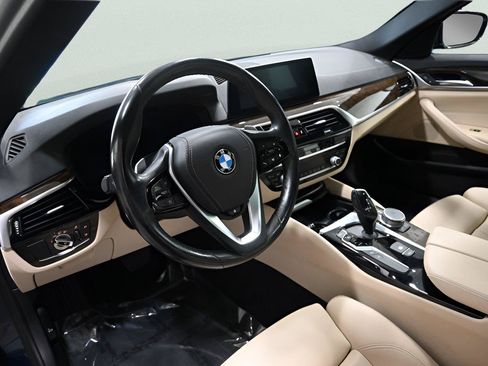 Used 2020 BMW 530i xDrive w/ Convenience Package AWD/4WD image 10