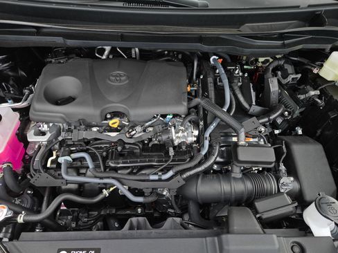 Certified 2026 Toyota Sienna XLE FWD image 28
