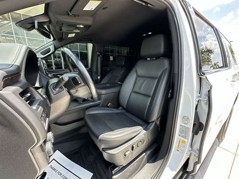 Certified 2022 Chevrolet Suburban LT RWD image 19