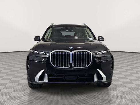 Used 2025 BMW X7 xDrive40i AWD/4WD image 3