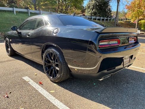 Used 2018 Dodge Challenger R/T Scat Pack image 38