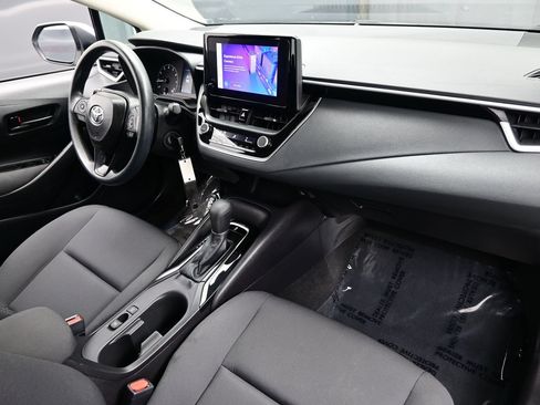 Used 2025 Toyota Corolla LE FWD image 14
