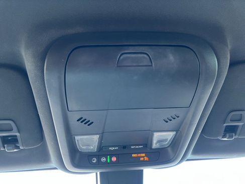 Used 2022 Chevrolet Equinox RS w/ LPO, Floor Liner Package image 26