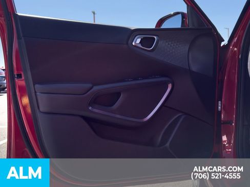 Used 2022 Kia Soul GT-Line FWD image 11