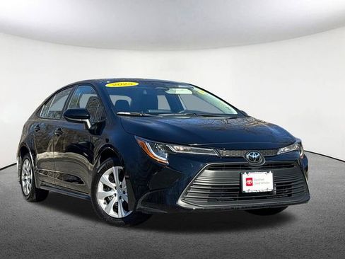 Certified 2025 Toyota Corolla LE image 38