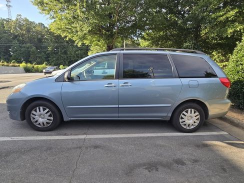 Used 2007 Toyota Sienna CE FWD image 4