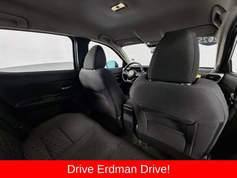 Used 2025 Nissan Kicks SV AWD/4WD image 28