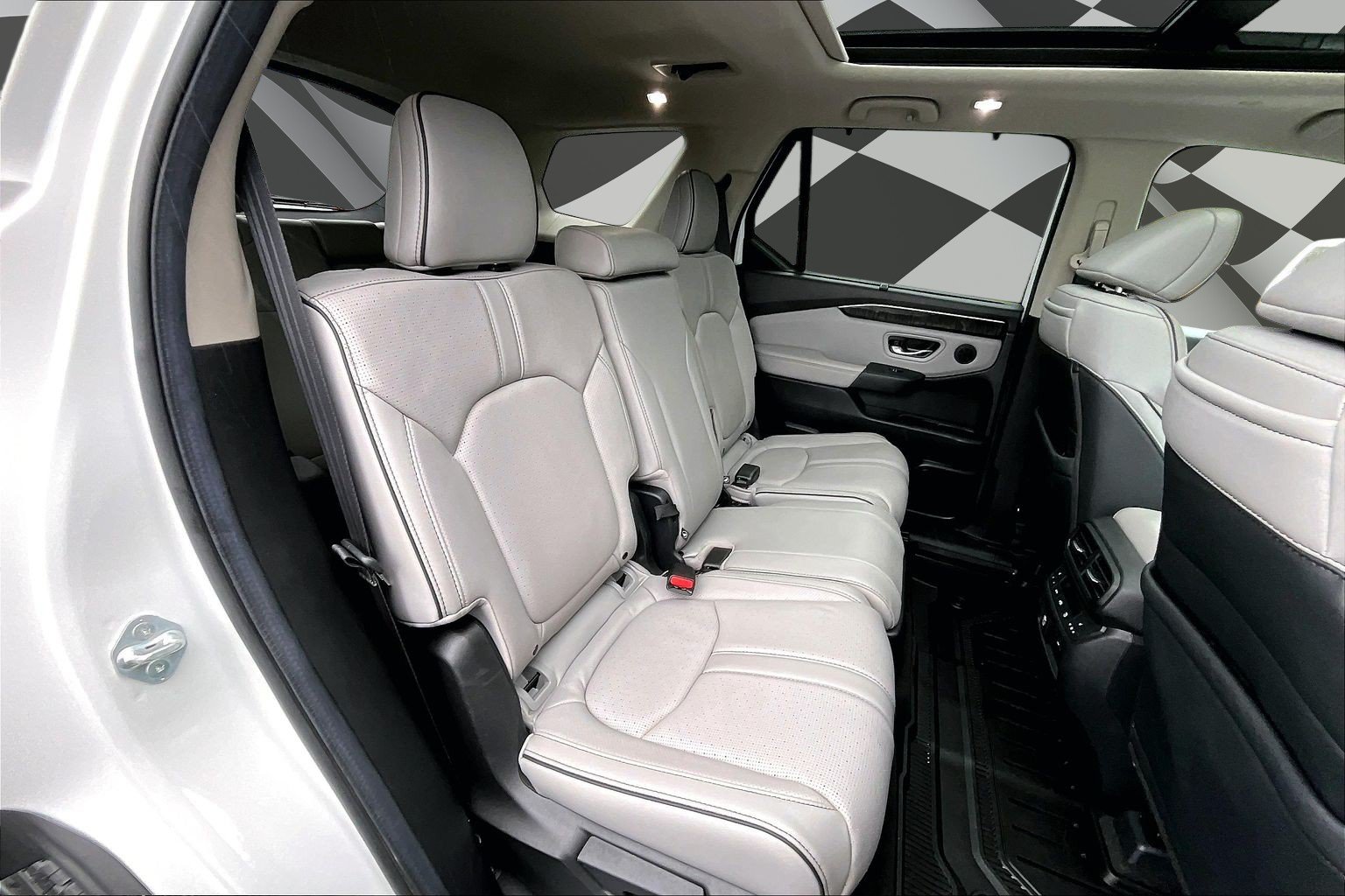 Used 2025 Honda Pilot Elite image 29
