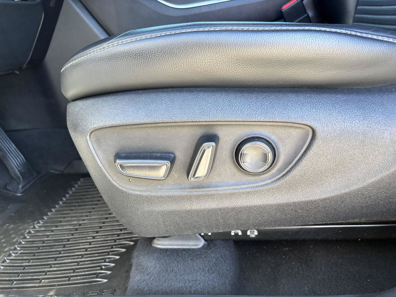 Used 2021 Toyota Highlander XSE AWD/4WD image 13