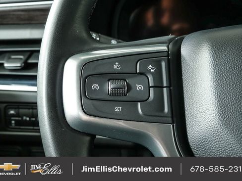 Used 2024 Chevrolet Suburban LT image 12