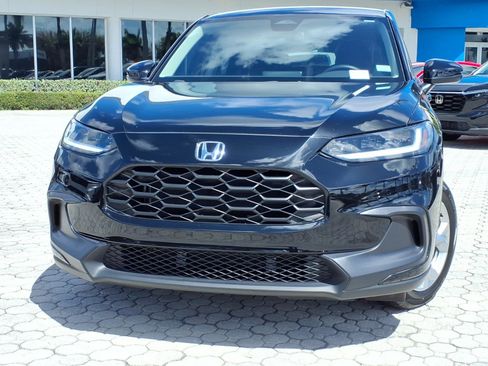 Used 2025 Honda HR-V LX image 2