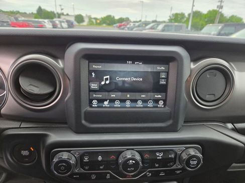 Used 2021 Jeep Gladiator Sport AWD/4WD image 7