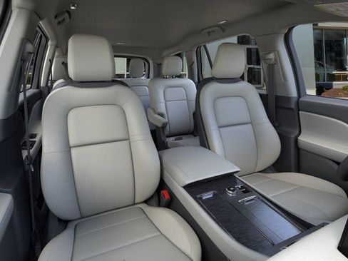 New 2026 Lincoln Aviator AWD image 10