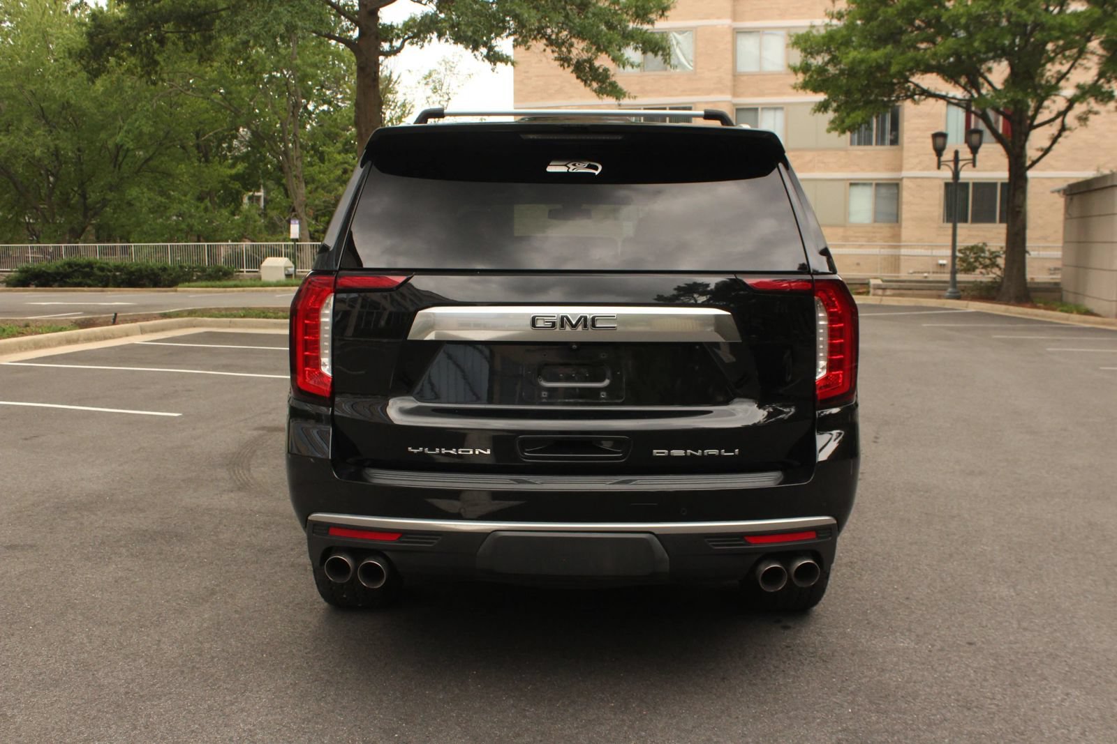 Used 2022 GMC Yukon Denali AWD/4WD image 8