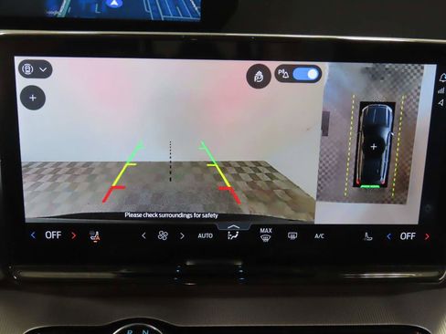 Used 2025 Ford Expedition Active image 12