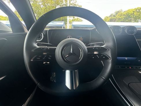 Used 2025 Mercedes-Benz GLC 300 4MATIC w/ AMG Line image 15