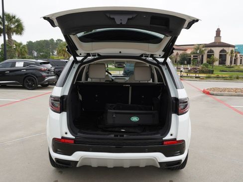 Used 2025 Land Rover Discovery Sport S image 35