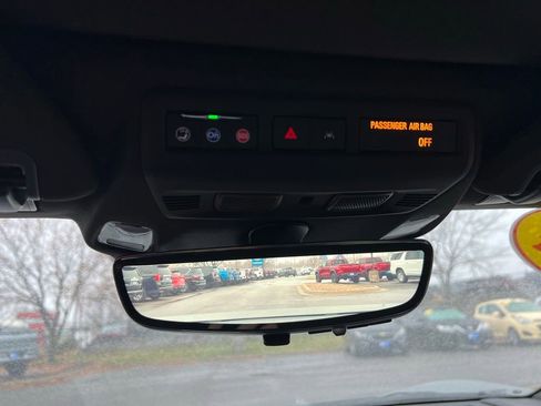 Used 2024 Chevrolet Corvette Stingray Preferred Cpe w/ Battery Protection Package image 36