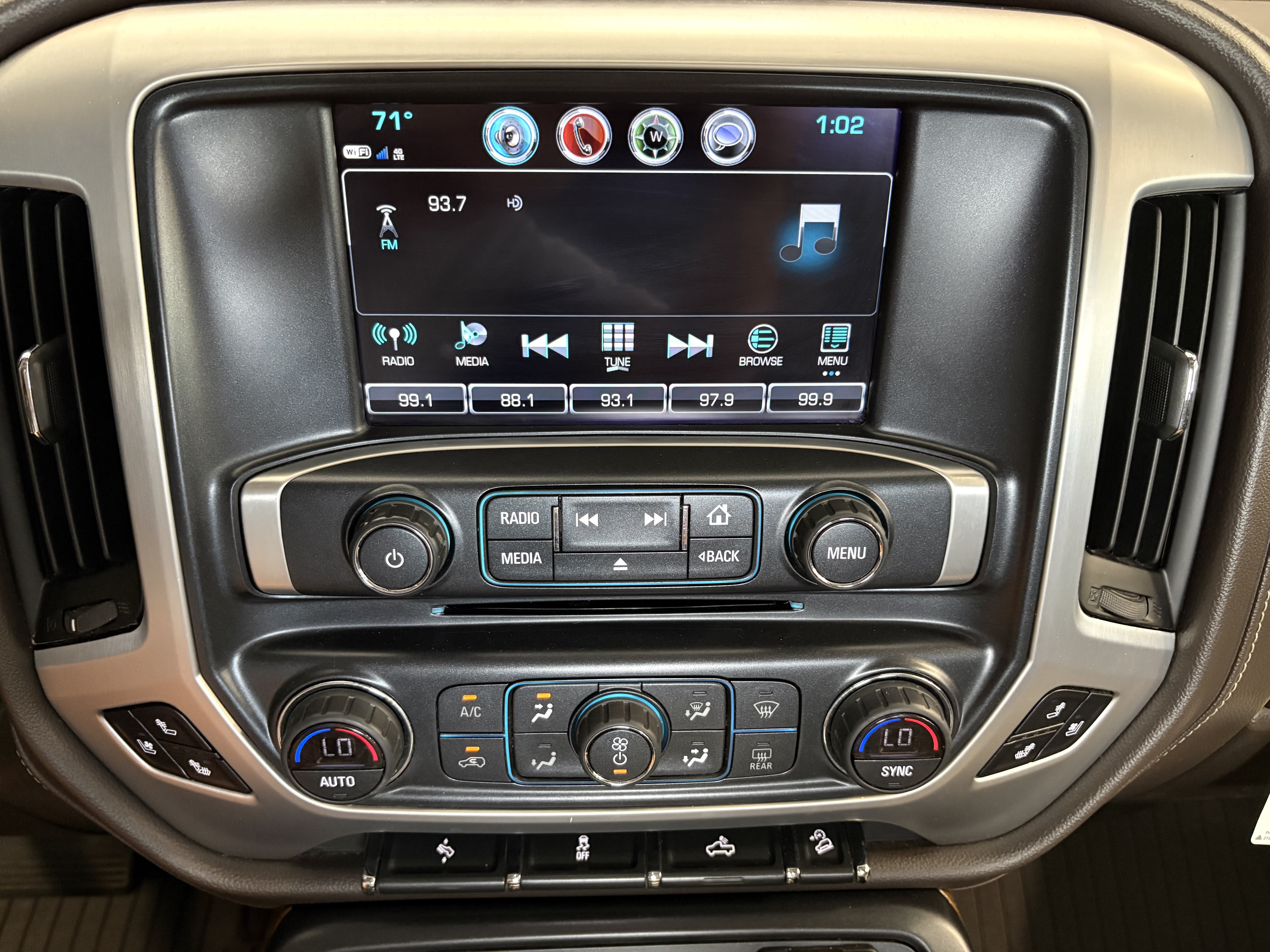 Used 2018 GMC Sierra 1500 SLT w/ Texas SLT Premium Package AWD/4WD image 16