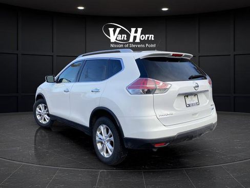 Used 2014 Nissan Rogue SV image 3