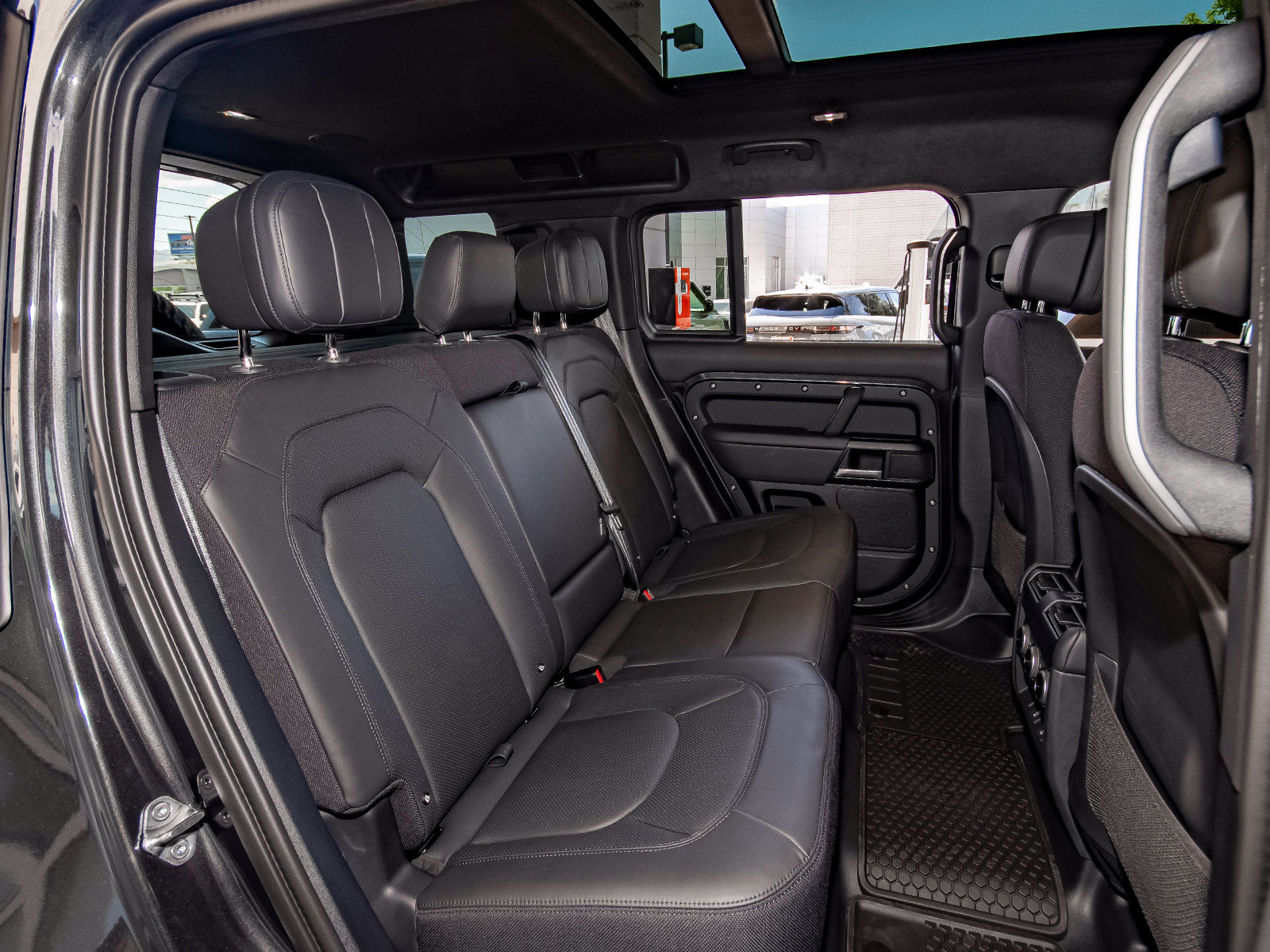 New 2026 Land Rover Defender 110 V8 AWD/4WD image 48
